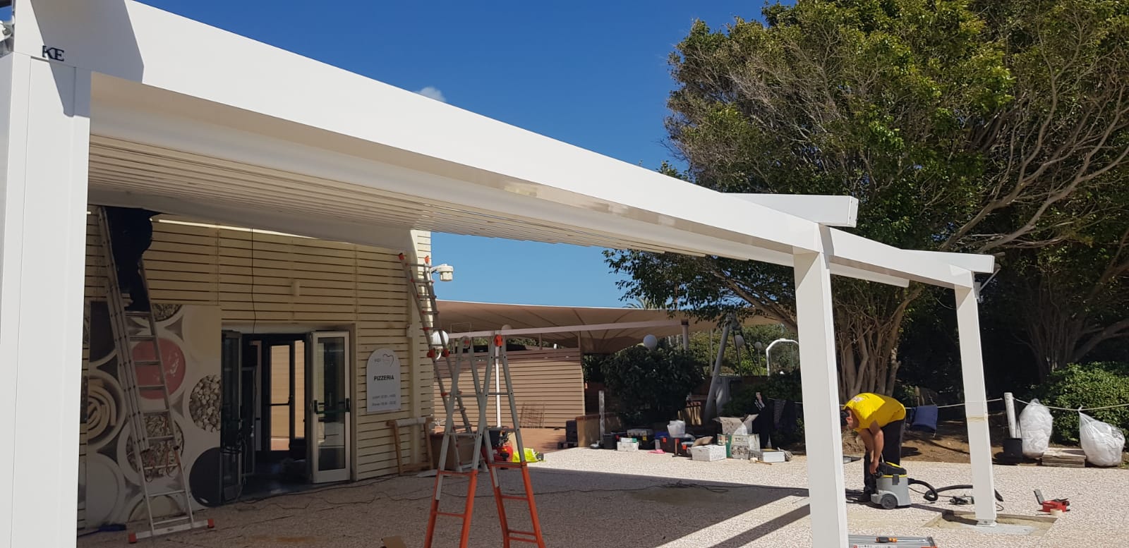 SPACE è la tenda KE ideale per migliorare il comfort di verande e attici